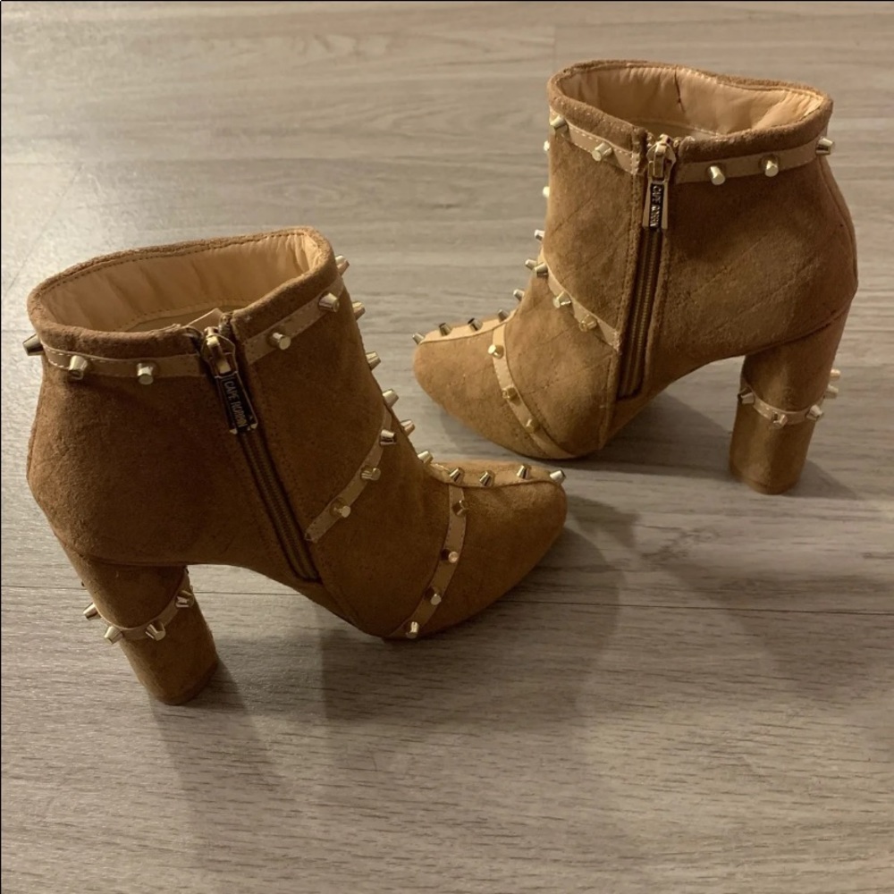 Cape robbin spike heeled booties!